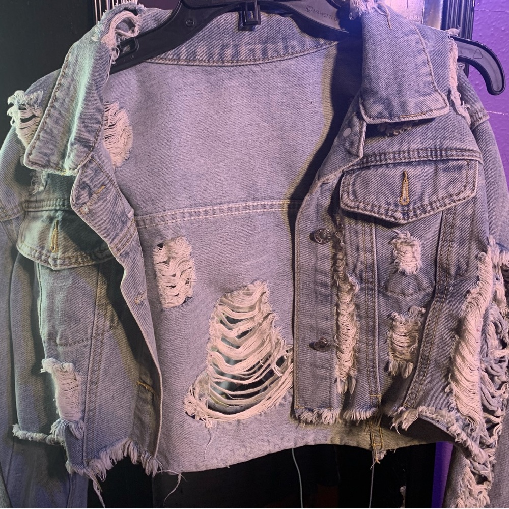 distressed crop jean jacket women's small